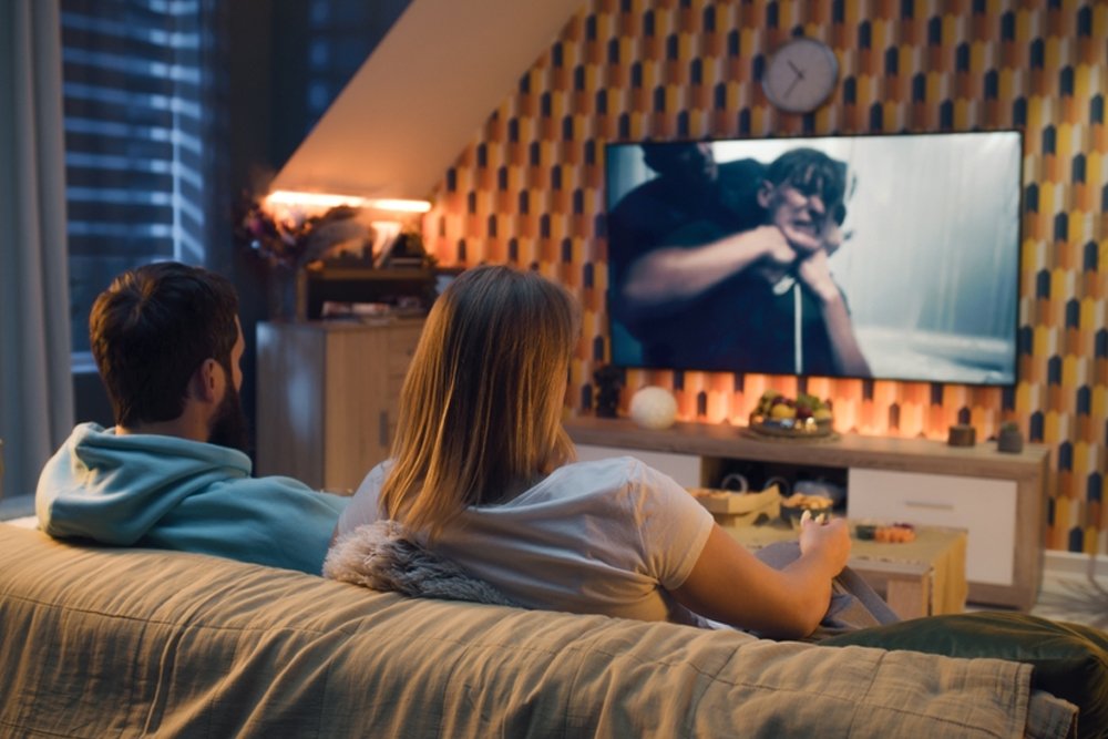 IPTV and IoT at Their Crossroads: Smart Homes and Connected Devices